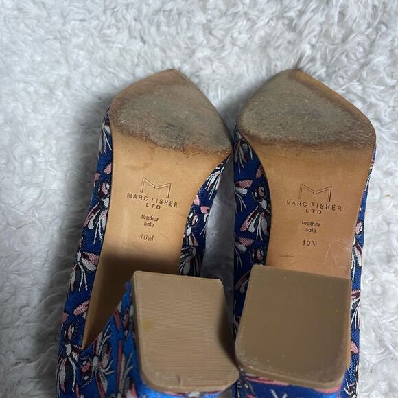 Marc Fisher brocade fabric royal blue   colorful flies print block heels SZ10M - Picture 10 of 11